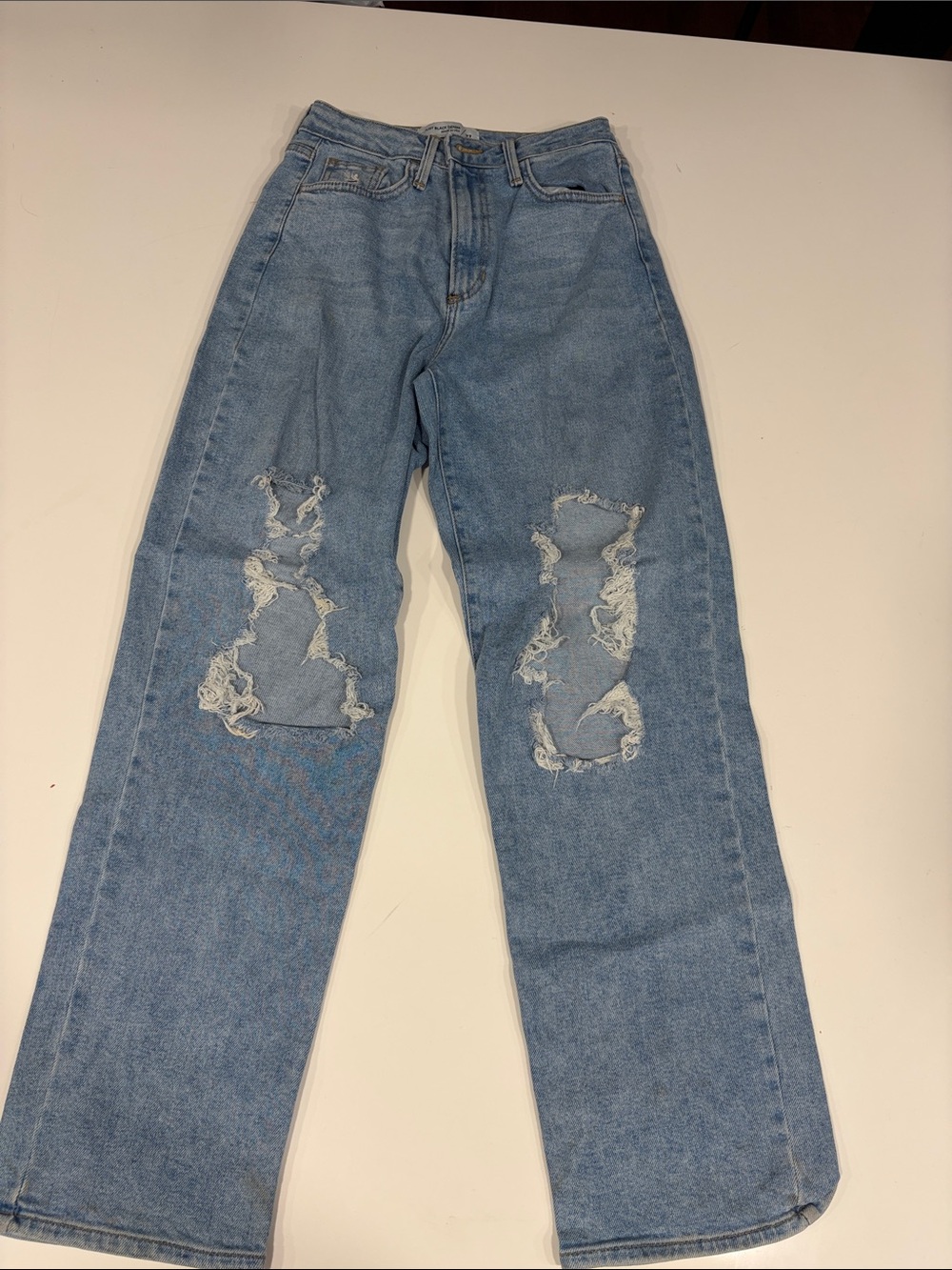 Just Black Denim Light Wash Distressed Straight-Leg Jeans. Size 27